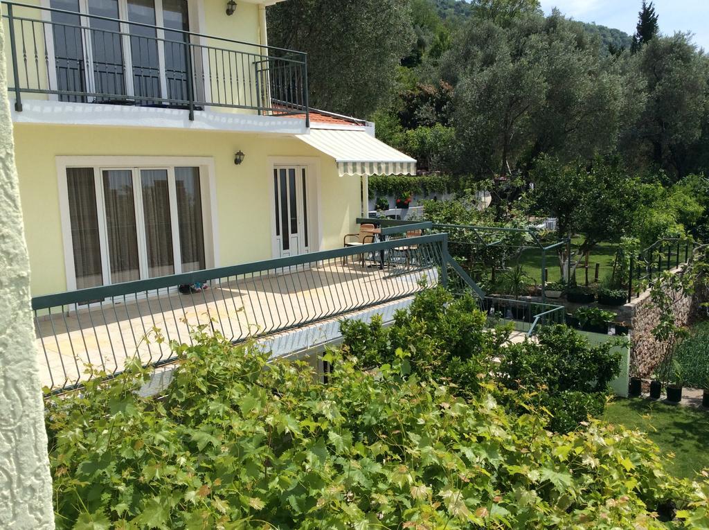Apartments Simo Petrovac Zewnętrze zdjęcie