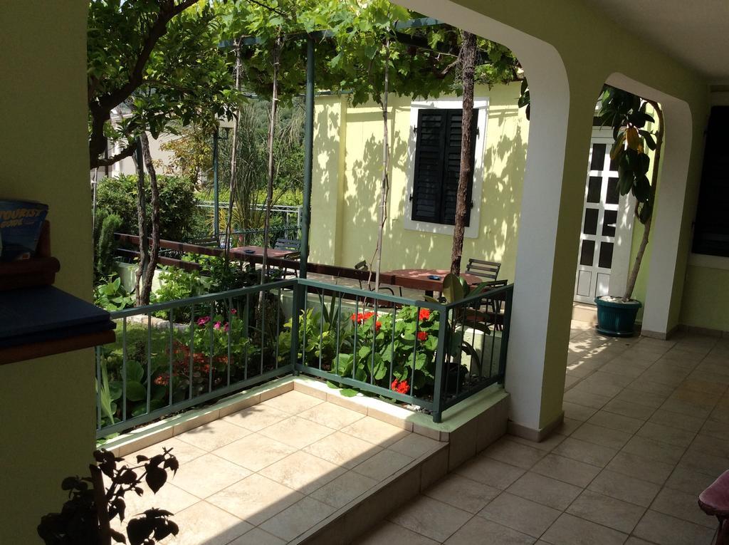 Apartments Simo Petrovac Zewnętrze zdjęcie