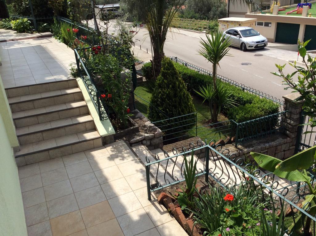 Apartments Simo Petrovac Zewnętrze zdjęcie